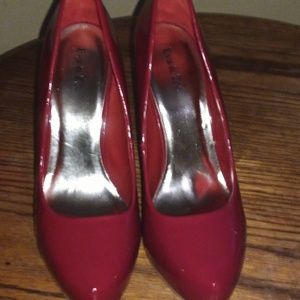 Red pumps